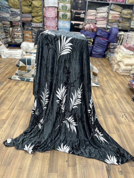 Shadow Palm Velvet Towel – Midnight Grey Edition